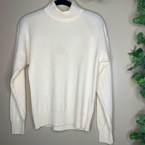 100% Cashmere Turtleneck Sweater